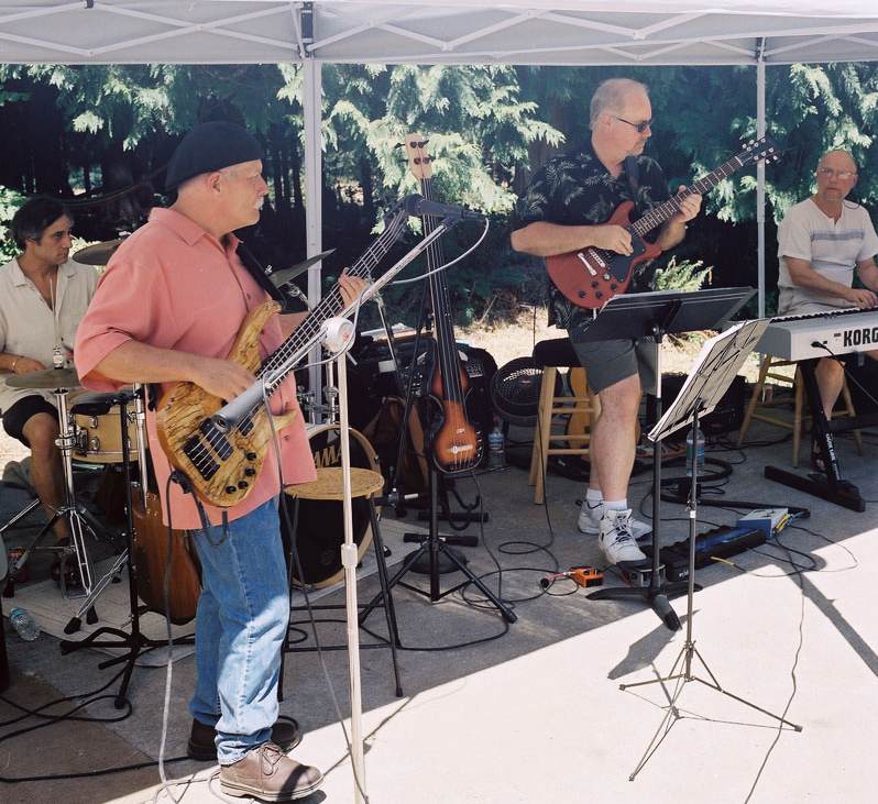 Band-wed(a).jpg (102305 bytes)