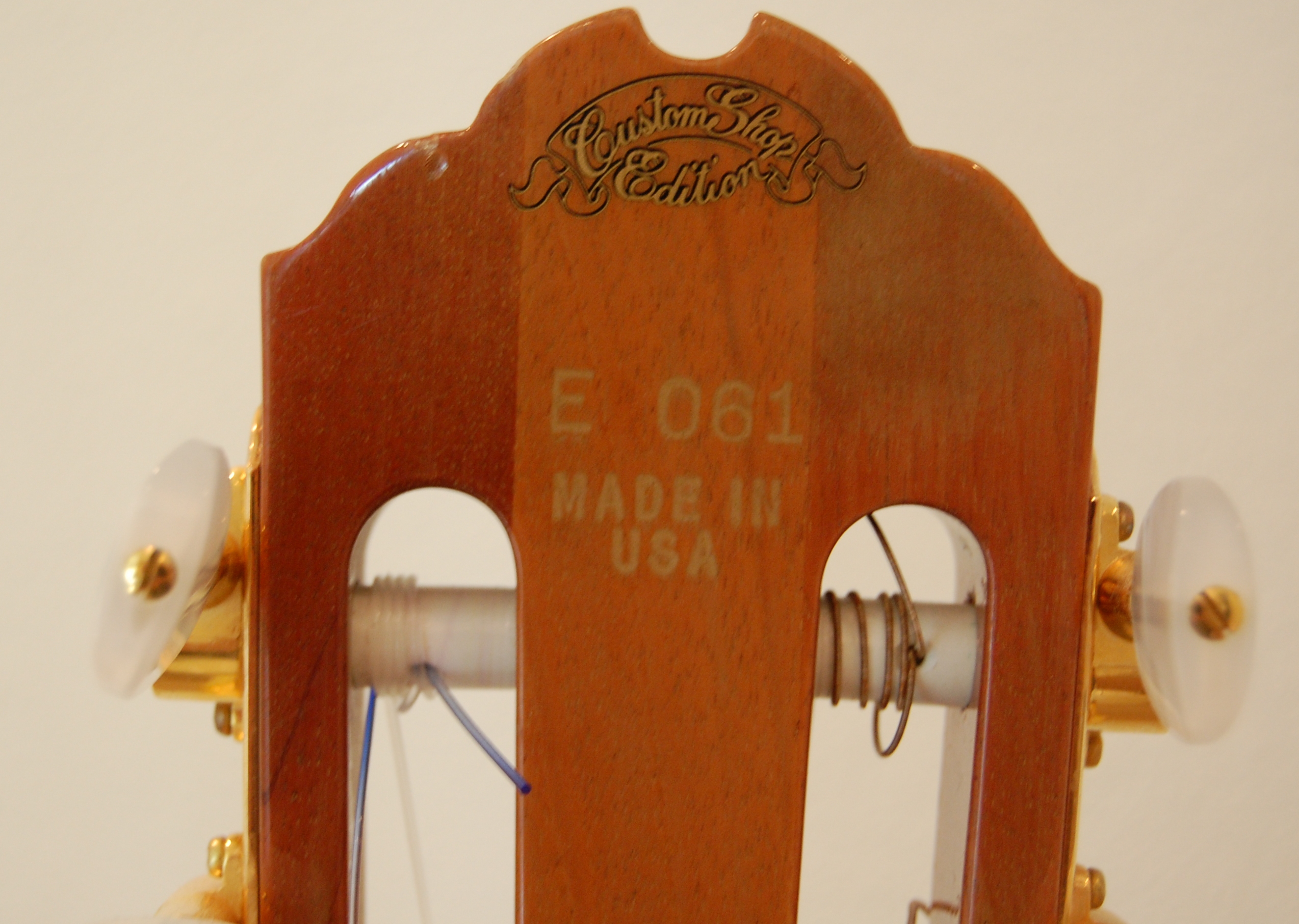 ChetAtkins_SN(a).JPG (2178580 bytes)