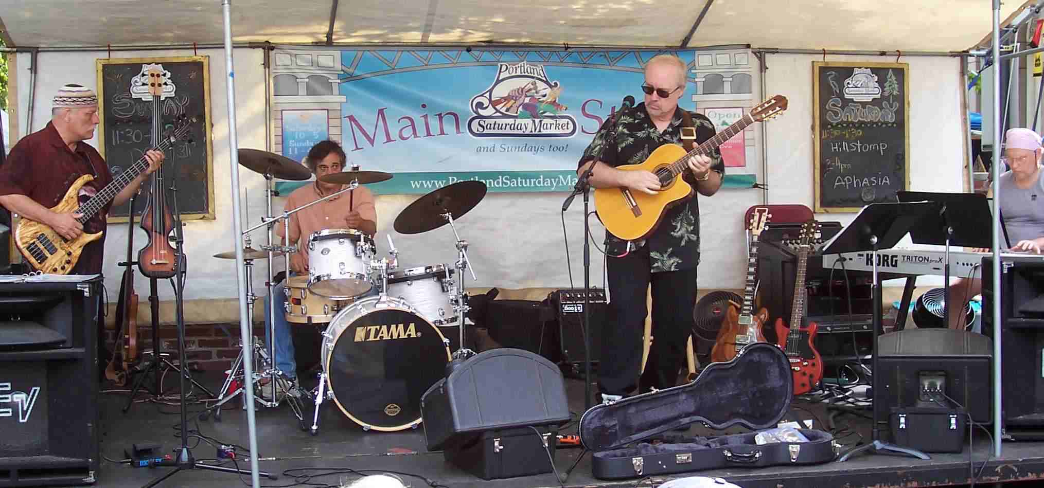 Band(a).JPG (119388 bytes)