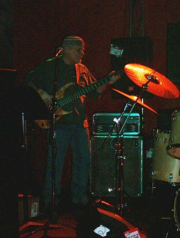 Band_GC-Jon.JPG (47467 bytes)