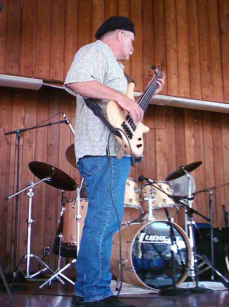 Jon(b).JPG (56791 bytes)