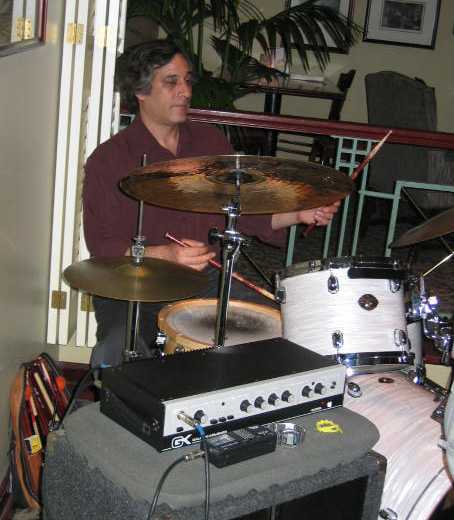 Larry1.JPG (30157 bytes)